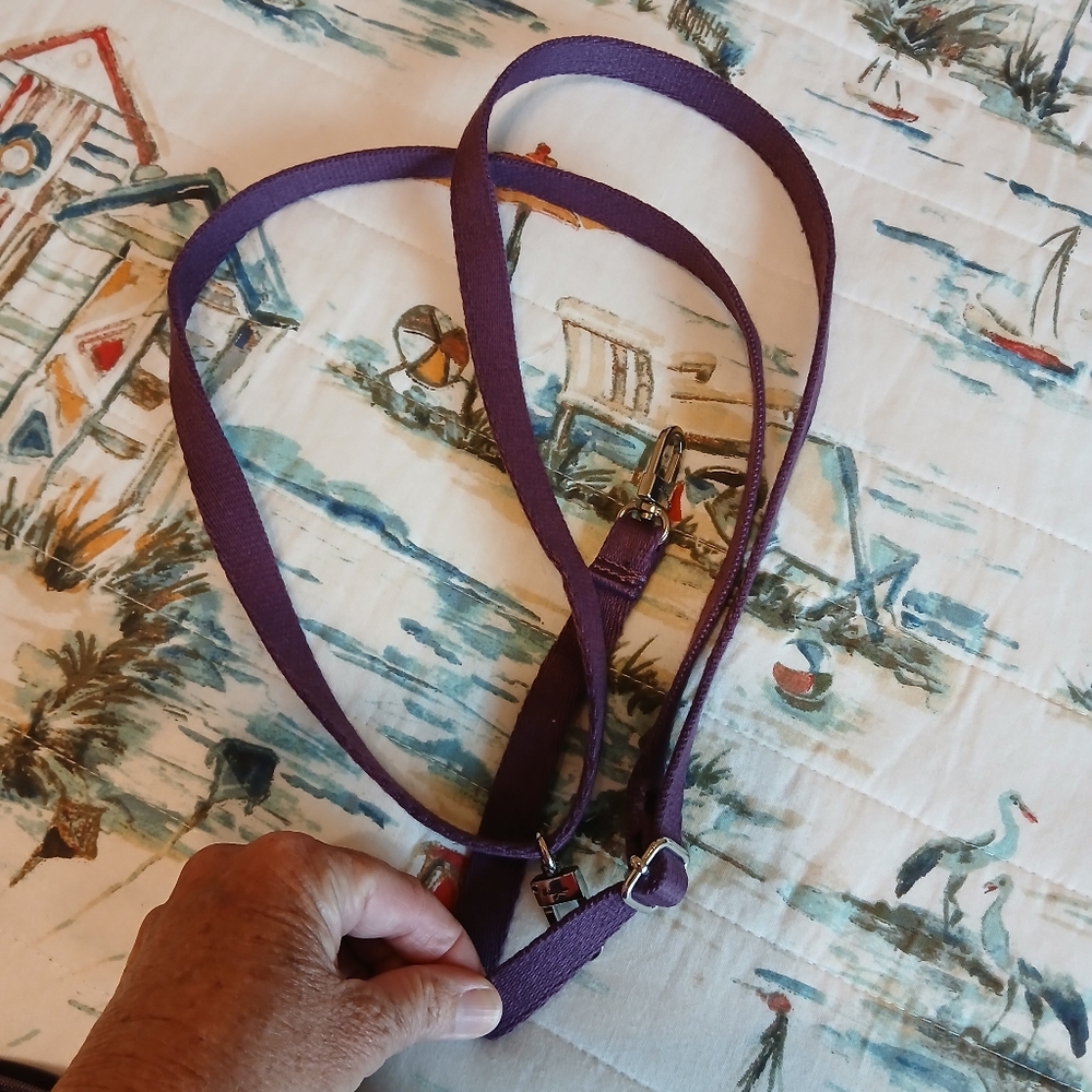 ThirtyOne Ruffle long strap - Picture 11 of 12